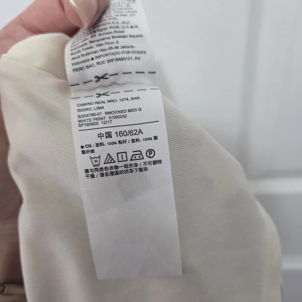 Old Navy San Francisco Cream Blue Floral Smocked Pull on Midi Skirt Size XS Boho - Picture 9 of 10